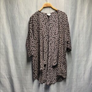 LuLaRoe Black and White patterned cardigan, size medium
